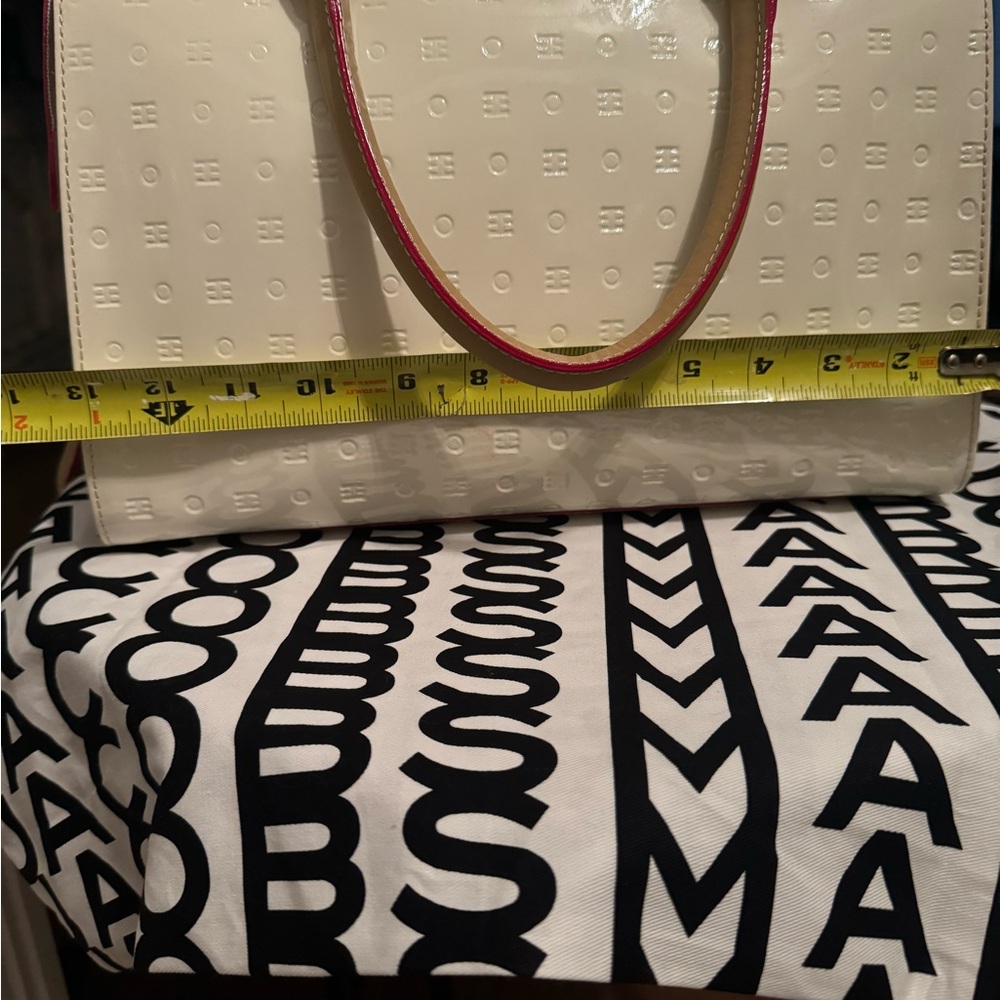 Cream Arcadia. Carried for 1 week. Has cross body strap. - Picture 9 of 16